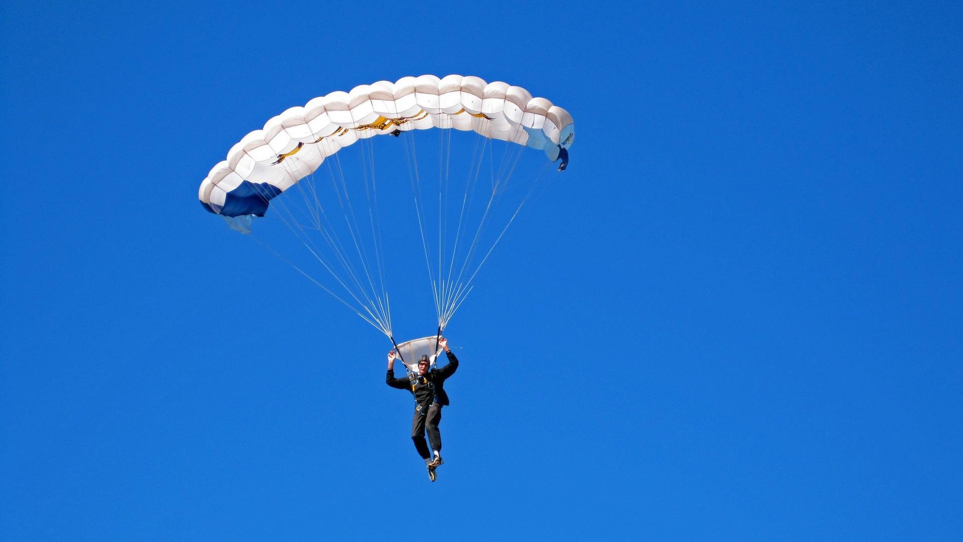 荷兰骑手 Edward Gal 在巴黎奥运会盛装舞步比赛中获得第九名，创造个人最佳成绩。